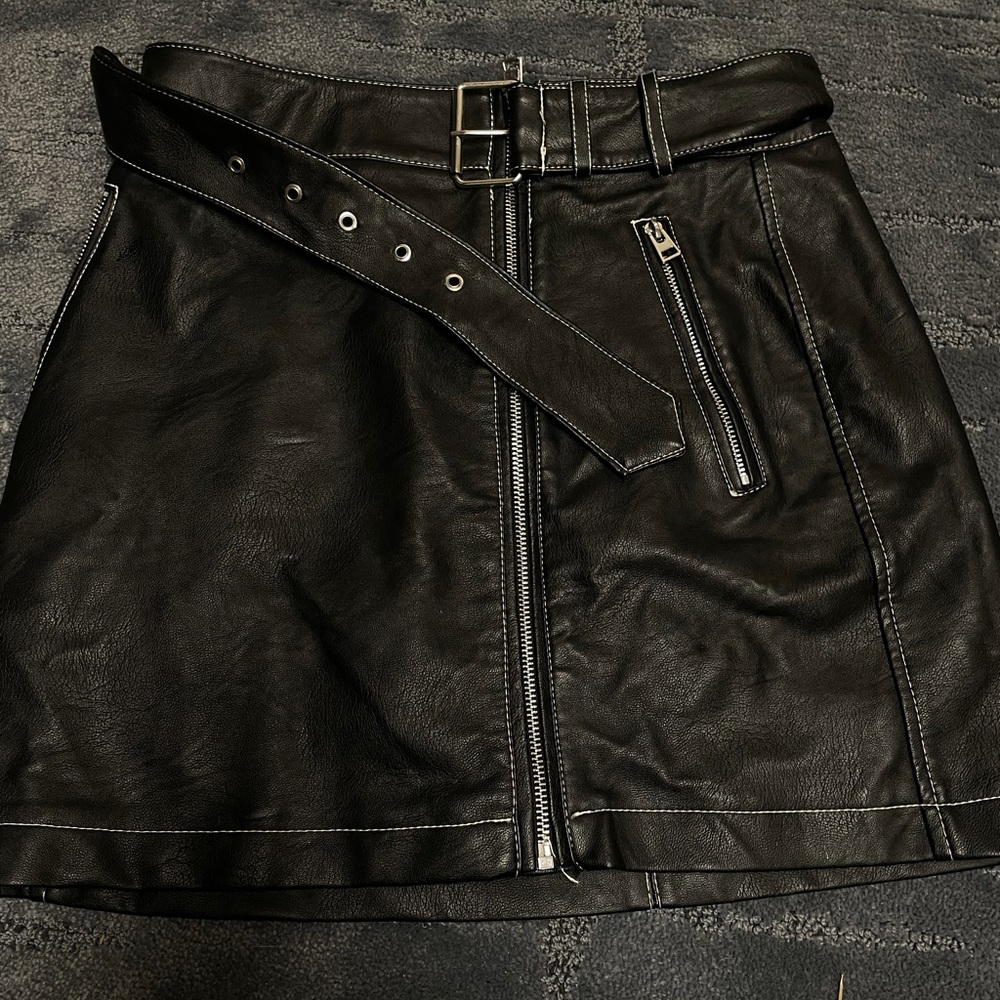 Black leather skirt with belt